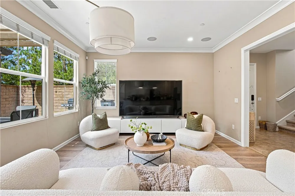 259 Rodeo Irvine, CA 92602