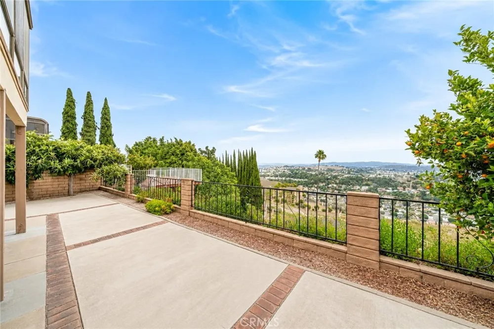 704 Crest Vista Drive Monterey Park, CA 91754
