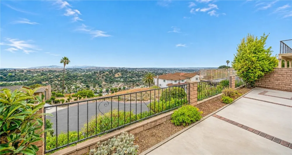 704 Crest Vista Drive Monterey Park, CA 91754