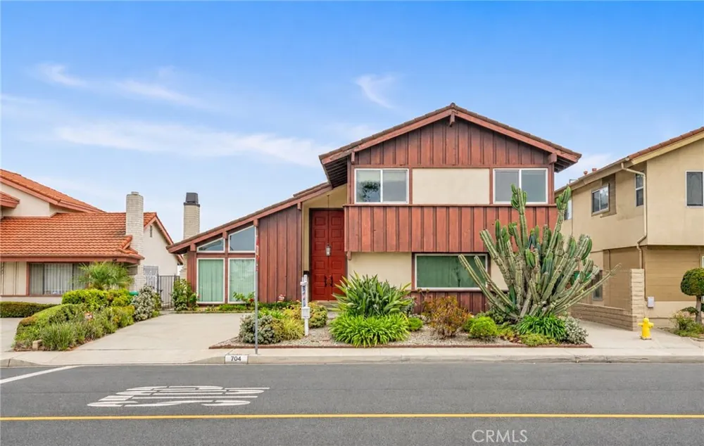 704 Crest Vista Drive Monterey Park, CA 91754