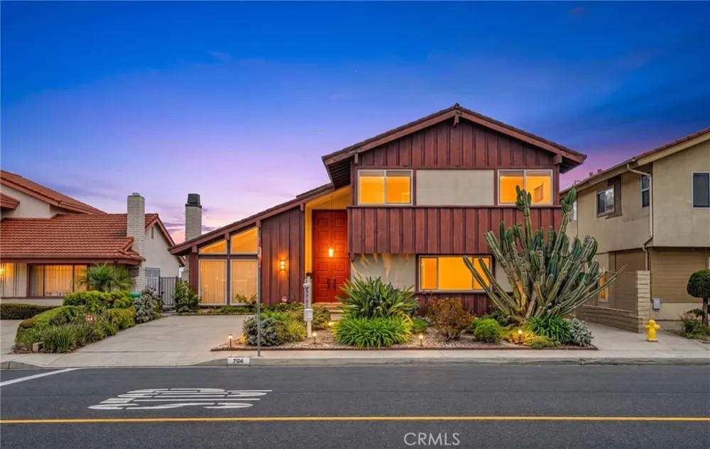 704 Crest Vista Drive Monterey Park, CA 91754