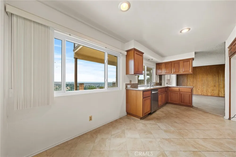 704 Crest Vista Drive Monterey Park, CA 91754