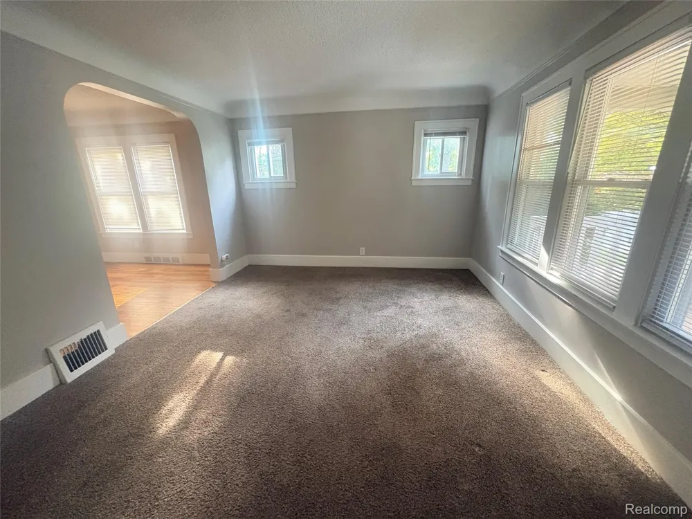 436 E Cambourne Street Ferndale City, MI 48220