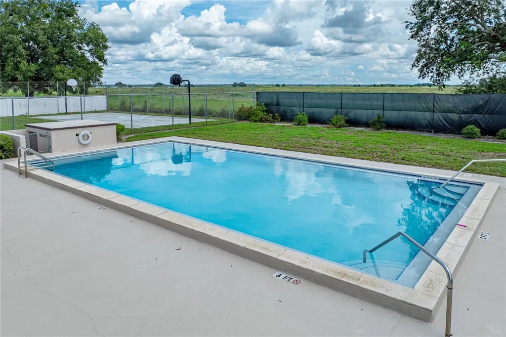 124 POINTE DRIVE Auburndale, FL 33823