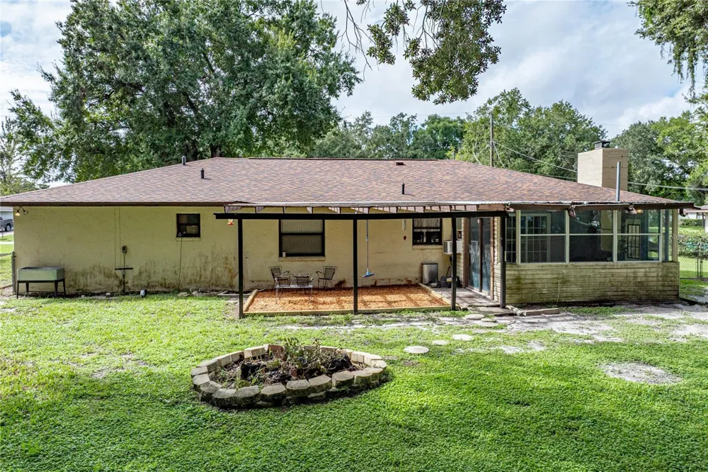 124 POINTE DRIVE Auburndale, FL 33823