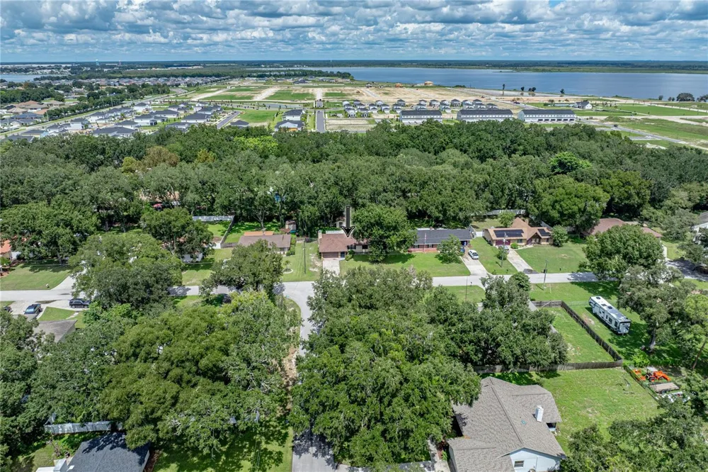 124 POINTE DRIVE Auburndale, FL 33823