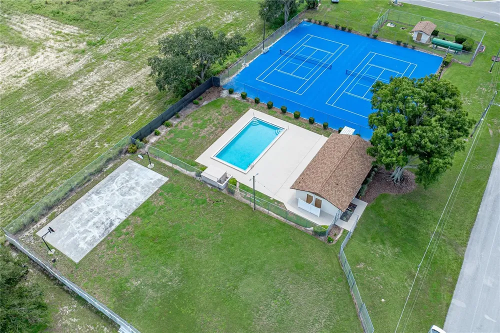 124 POINTE DRIVE Auburndale, FL 33823