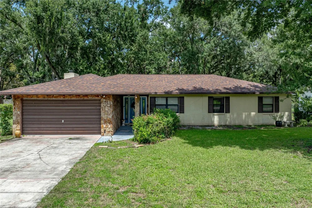 124 POINTE DRIVE Auburndale, FL 33823