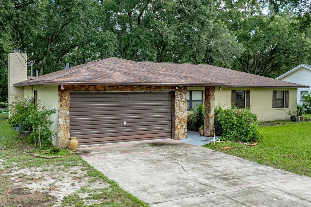 124 POINTE DRIVE Auburndale, FL 33823