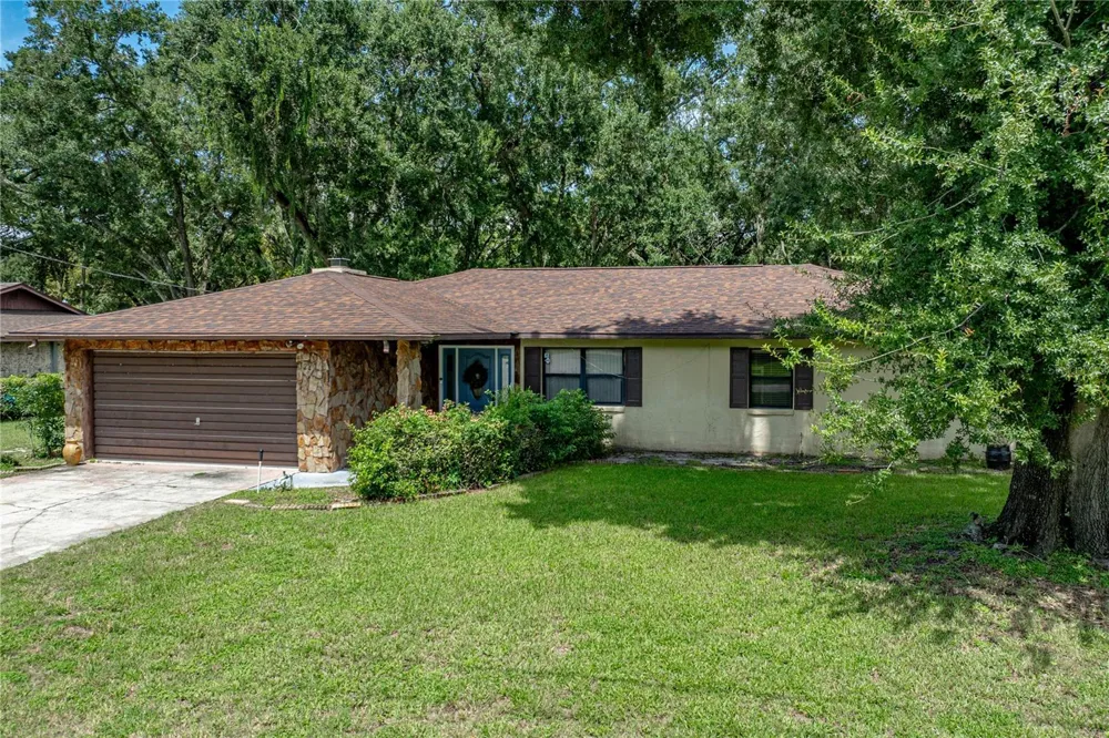 124 POINTE DRIVE Auburndale, FL 33823