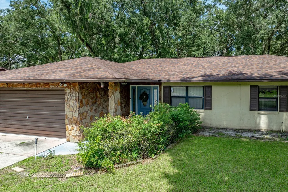 124 POINTE DRIVE Auburndale, FL 33823