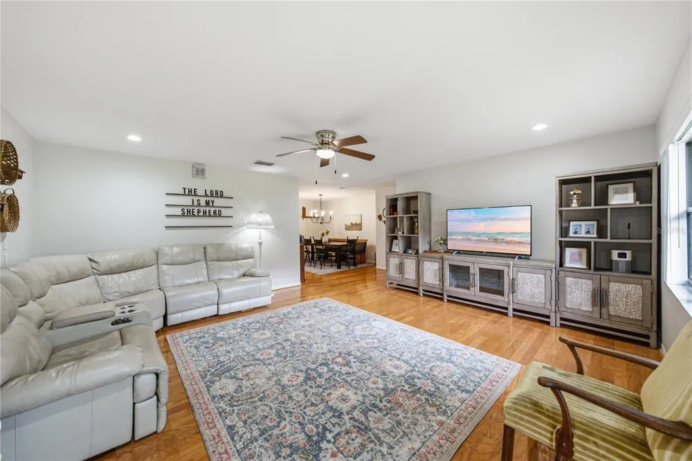 124 POINTE DRIVE Auburndale, FL 33823