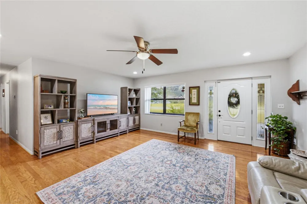124 POINTE DRIVE Auburndale, FL 33823