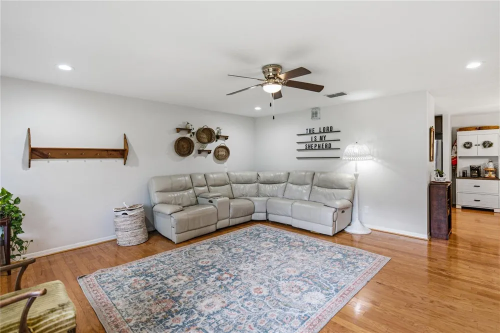 124 POINTE DRIVE Auburndale, FL 33823