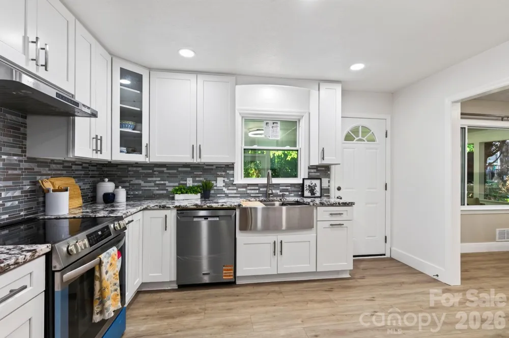 65 Beechwood Road Asheville, NC 28805