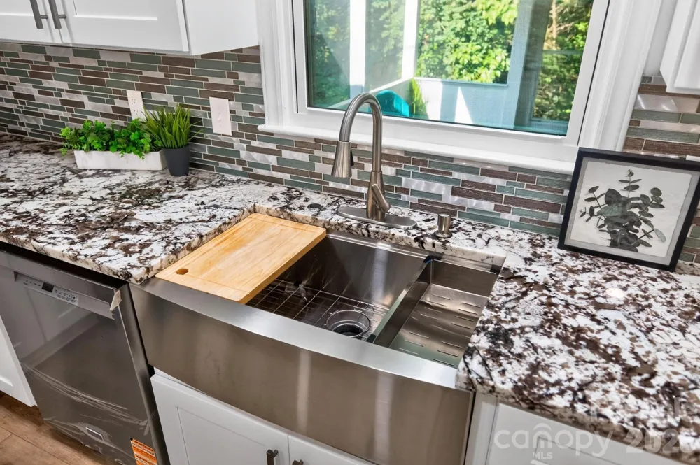 65 Beechwood Road Asheville, NC 28805
