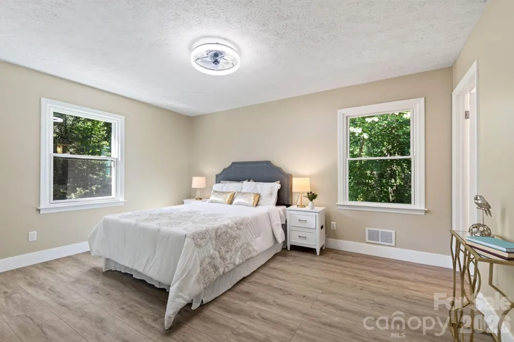 65 Beechwood Road Asheville, NC 28805