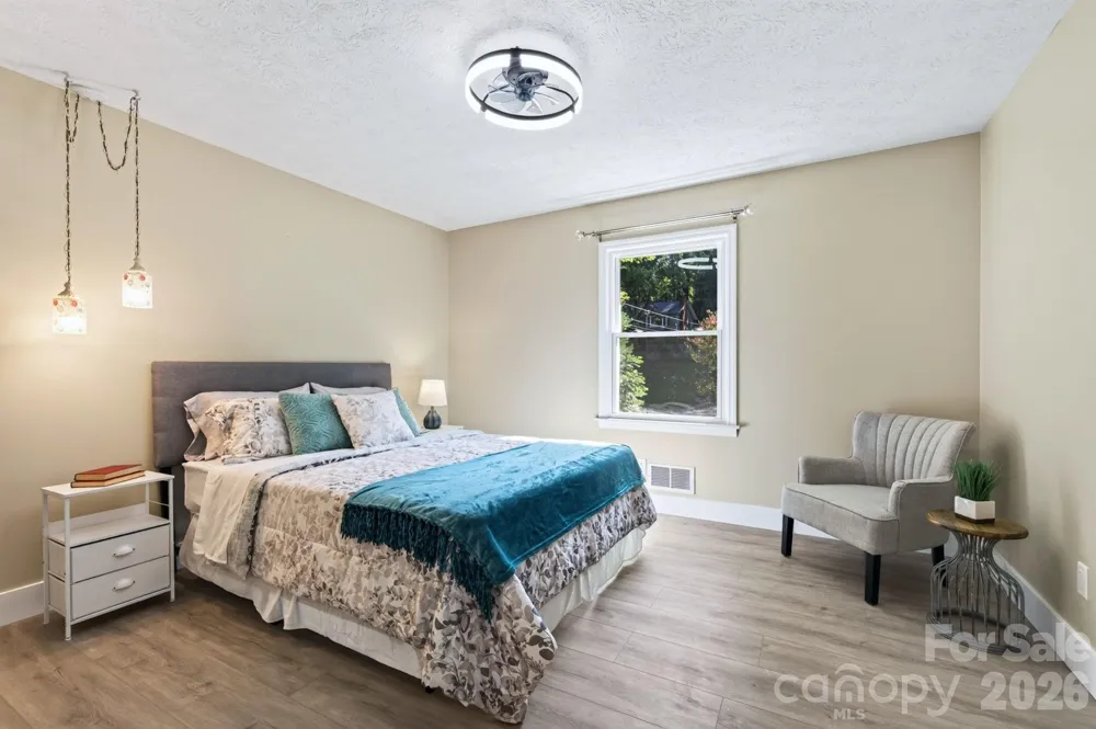 65 Beechwood Road Asheville, NC 28805