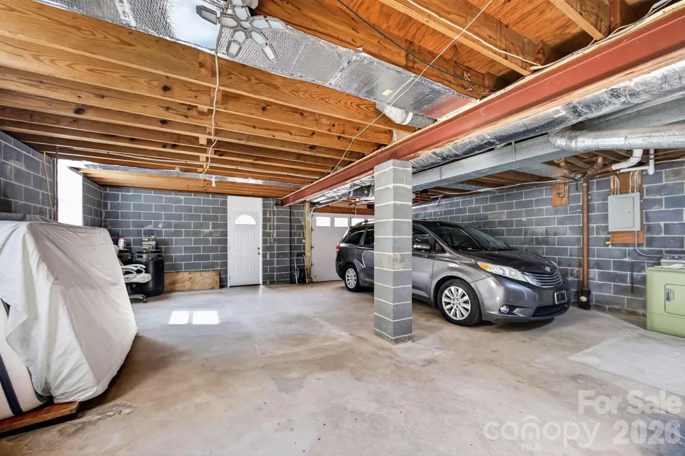 65 Beechwood Road Asheville, NC 28805