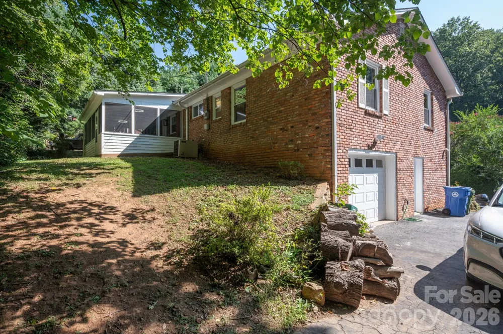 65 Beechwood Road Asheville, NC 28805