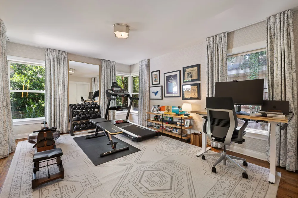 2304 Greenlee Drive Austin, TX 78703