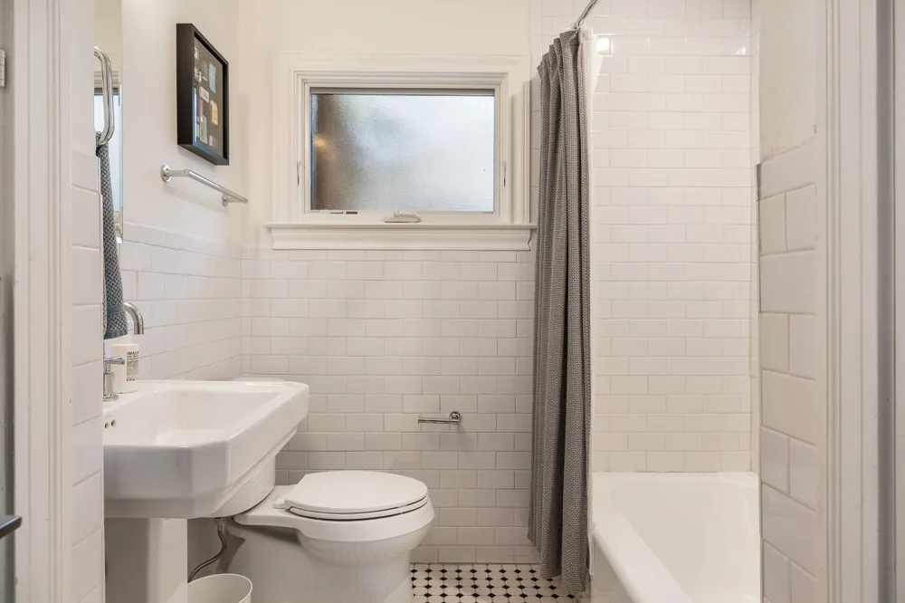 2304 Greenlee Drive Austin, TX 78703