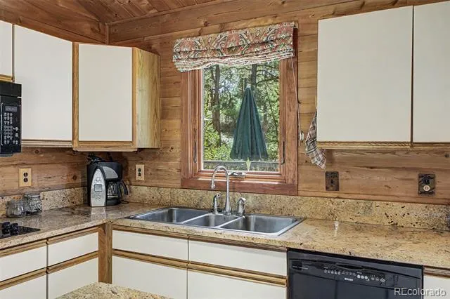 10695 E Empire Drive Franktown, CO 80116