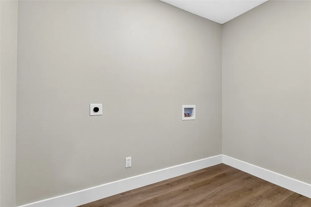 1026 Park Center Street Benbrook, TX 76126