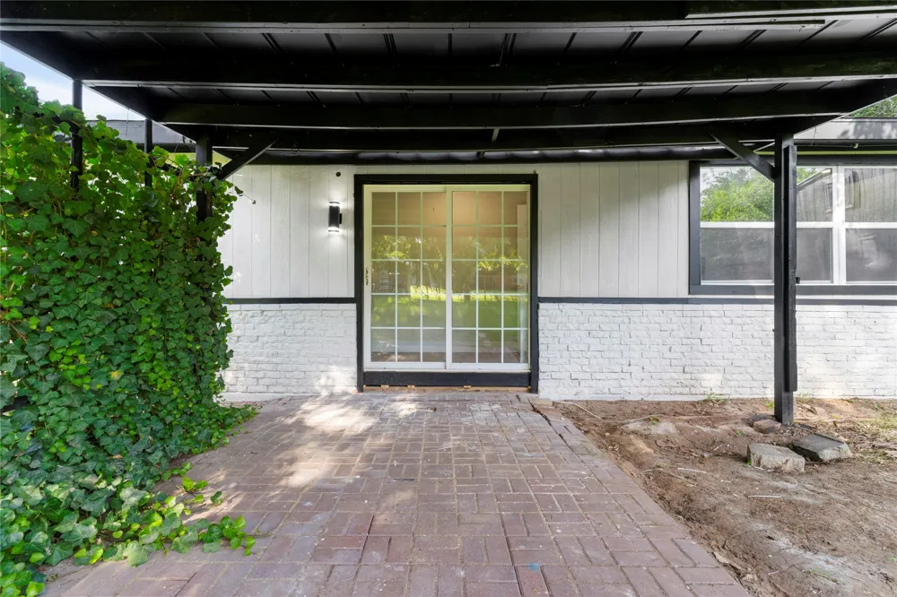 1026 Park Center Street Benbrook, TX 76126