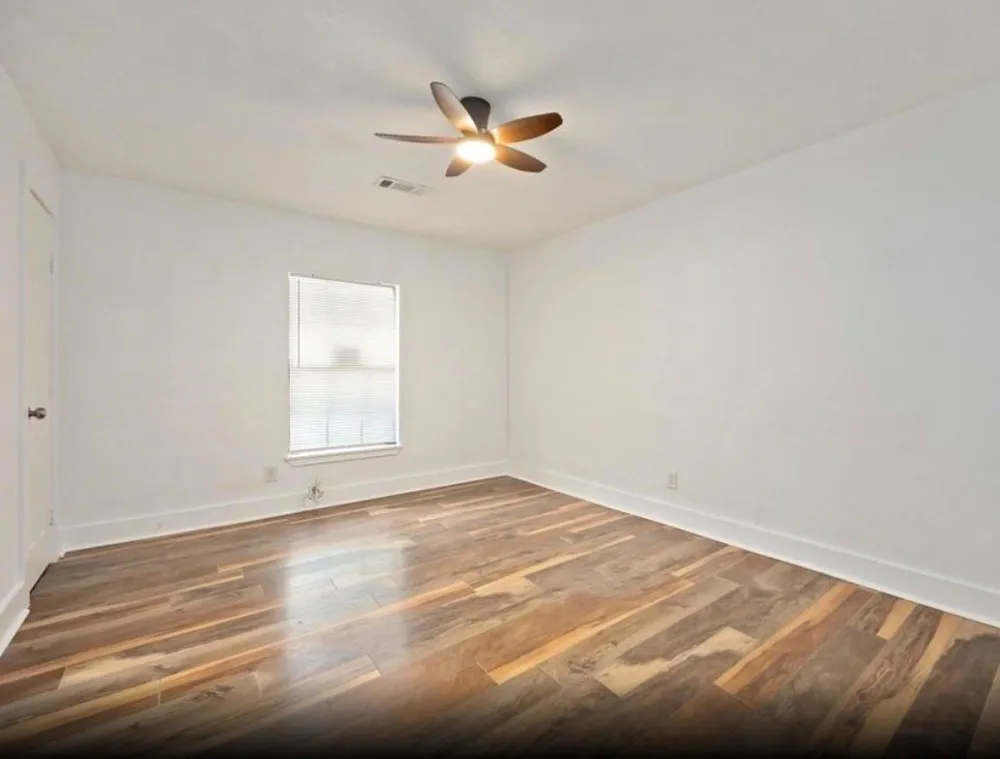 6043 Lyndhurst Drive Houston, TX 77033