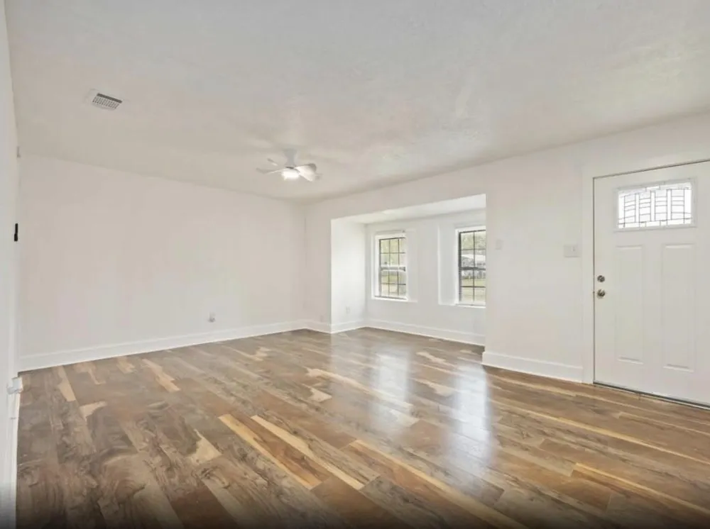 6043 Lyndhurst Drive Houston, TX 77033