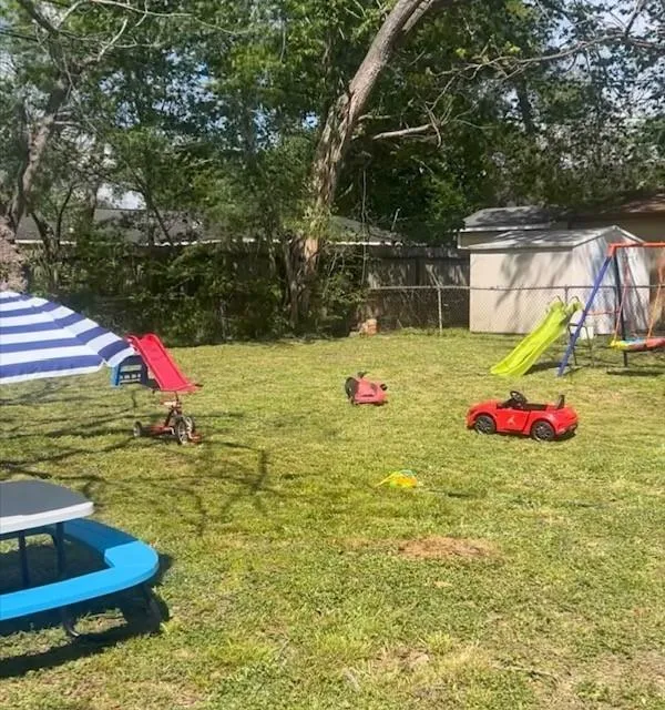 6043 Lyndhurst Drive Houston, TX 77033