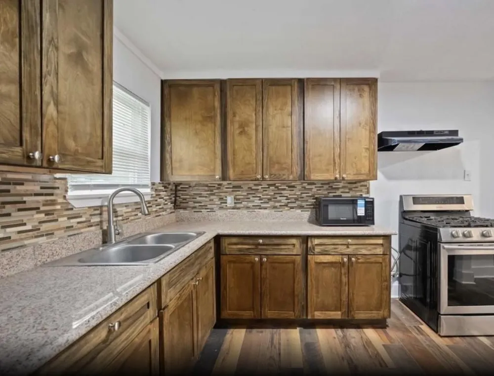 6043 Lyndhurst Drive Houston, TX 77033