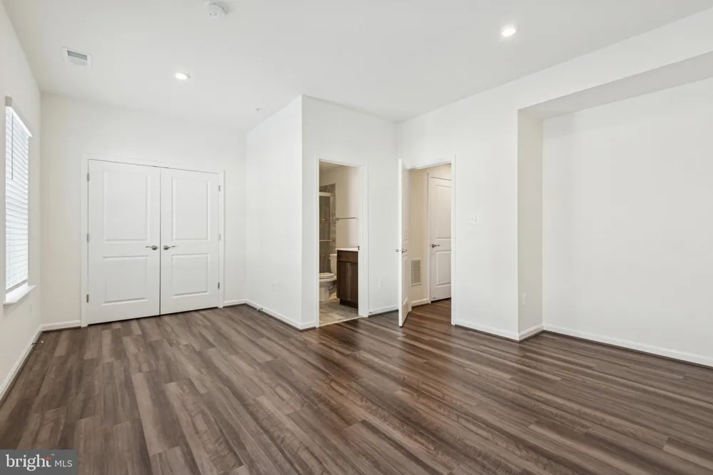 7812 WOLF RUN LANE Severn, MD 21144