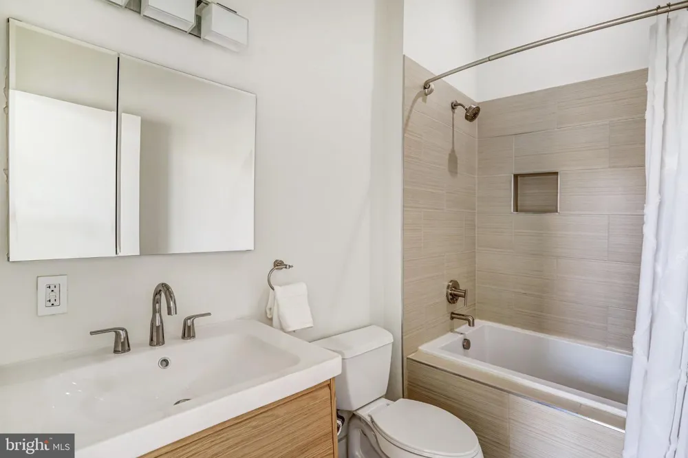 2380 CHAMPLAIN STREET NW #306 Washington, DC 20009