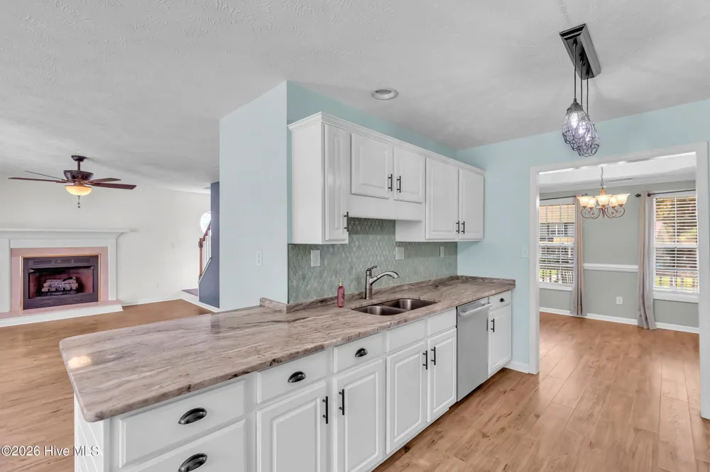 305 E Regent Court Jacksonville, NC 28546