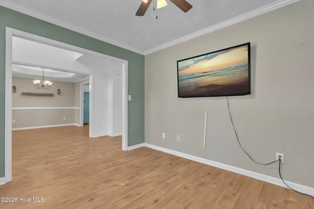 305 E Regent Court Jacksonville, NC 28546