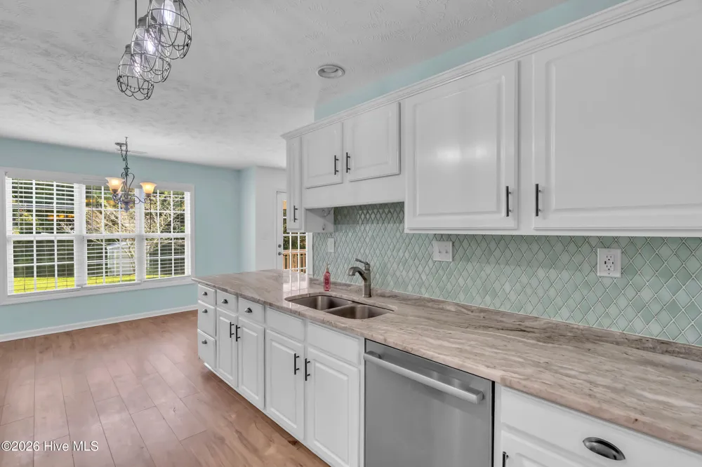 305 E Regent Court Jacksonville, NC 28546