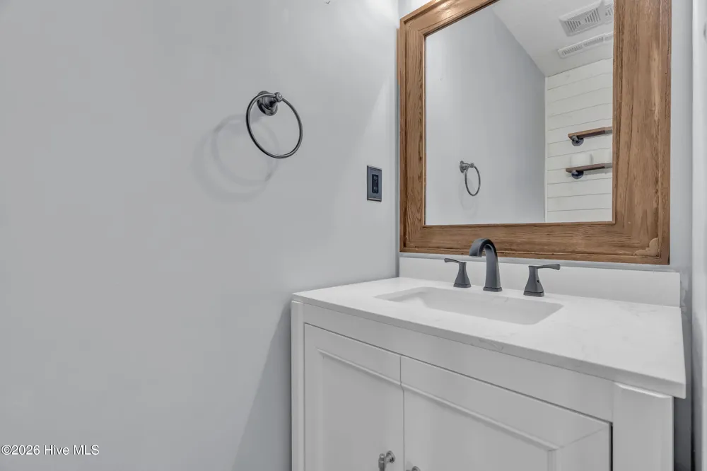 305 E Regent Court Jacksonville, NC 28546