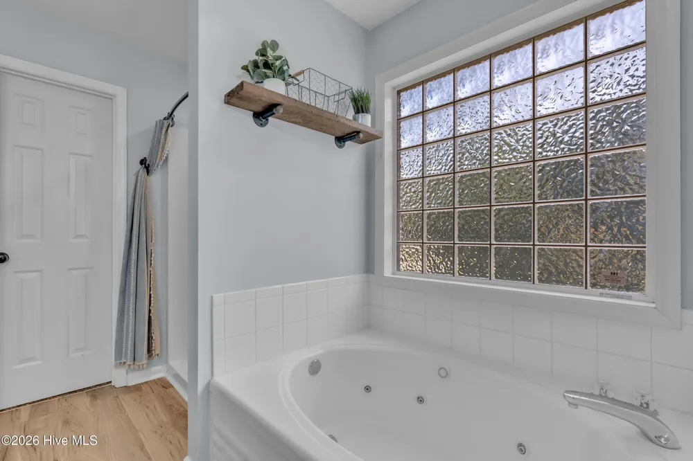 305 E Regent Court Jacksonville, NC 28546