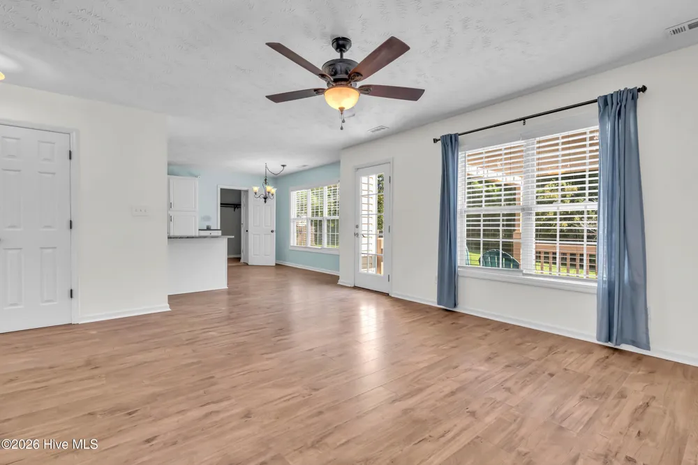 305 E Regent Court Jacksonville, NC 28546