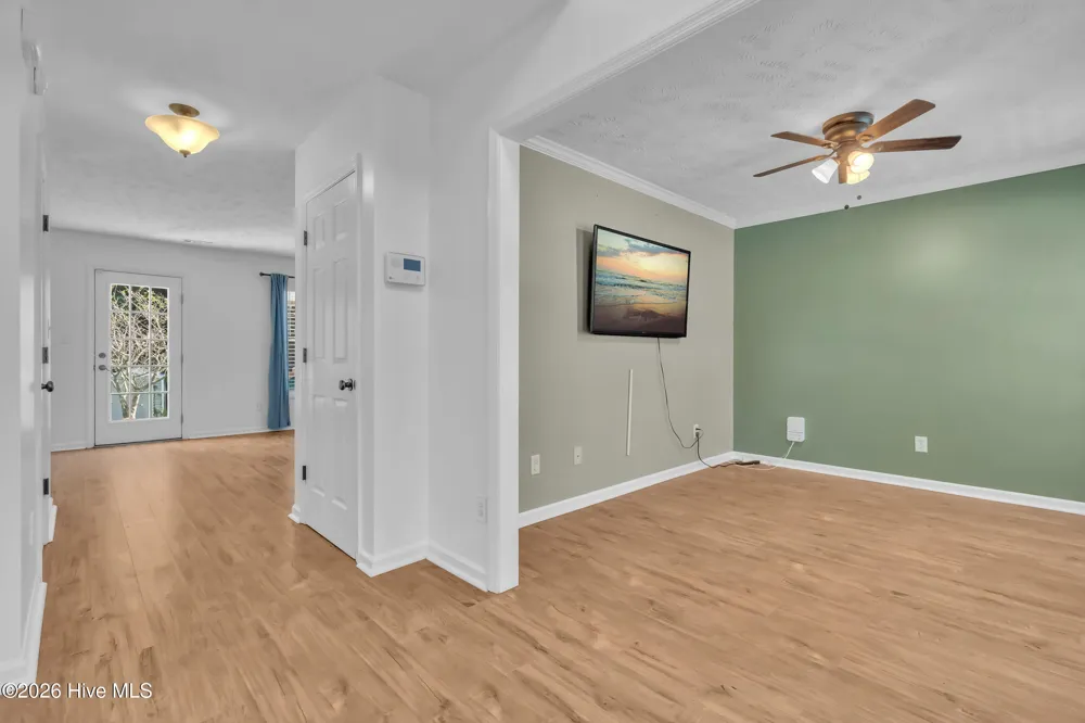 305 E Regent Court Jacksonville, NC 28546