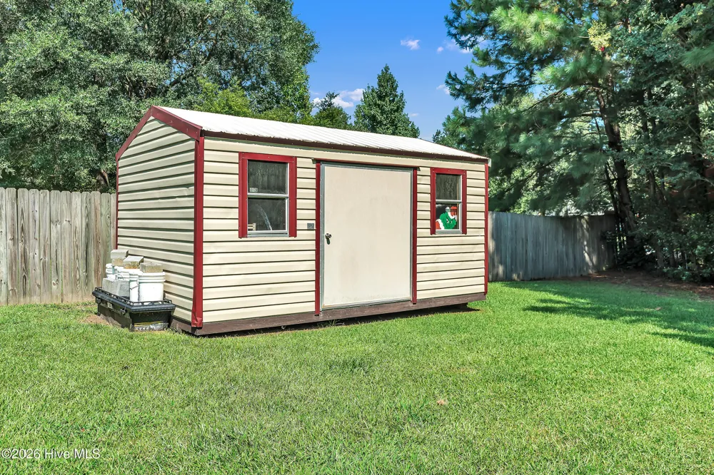 305 E Regent Court Jacksonville, NC 28546