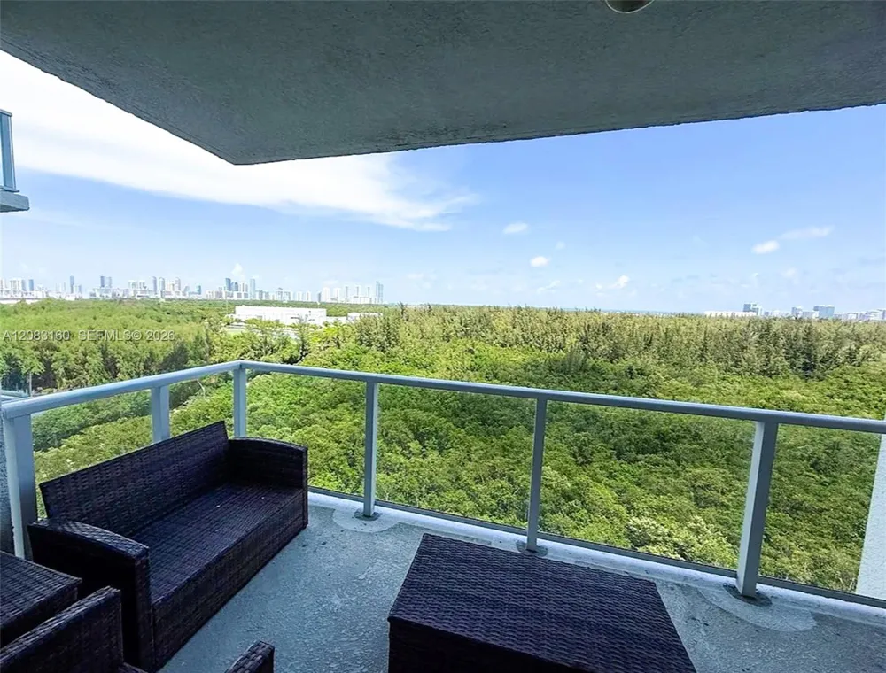 15051 Royal Oaks Ln #1104 North Miami, FL 33181