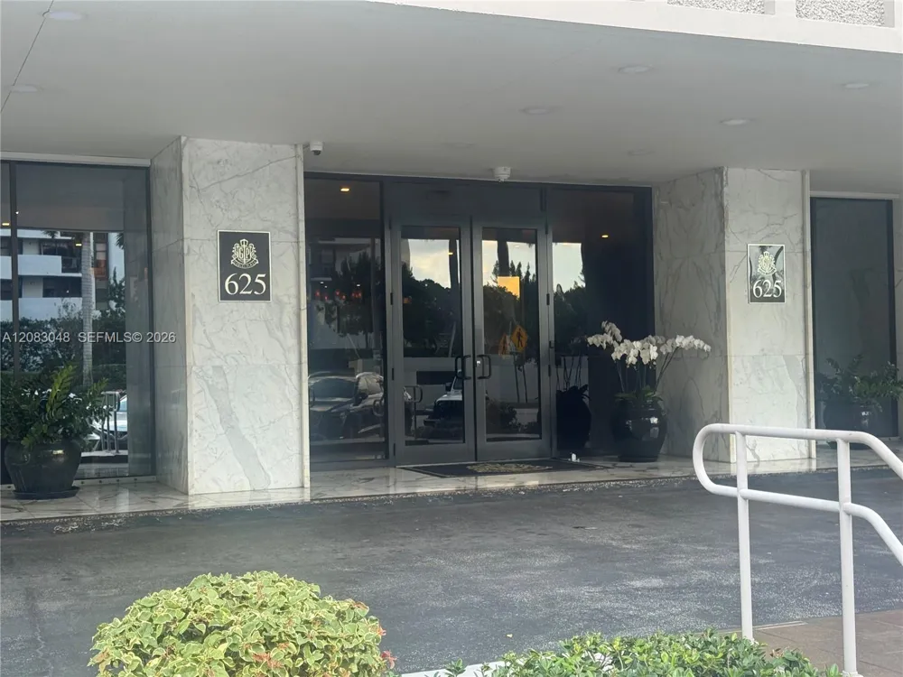 625 Biltmore Way #1103 Coral Gables, FL 33134