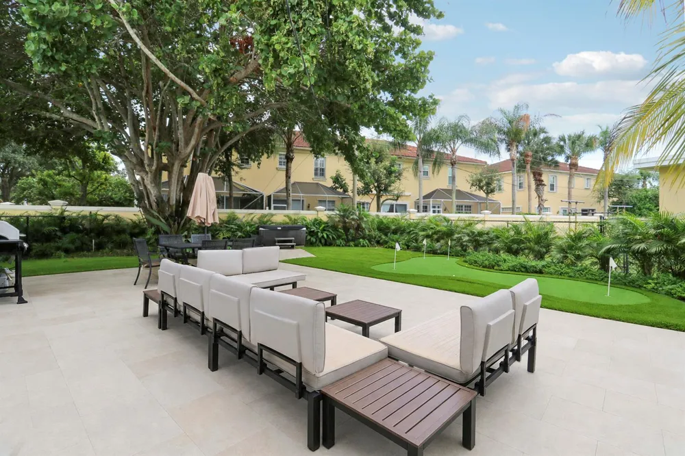 2516 Lorraine Court North Palm Beach, FL 33403