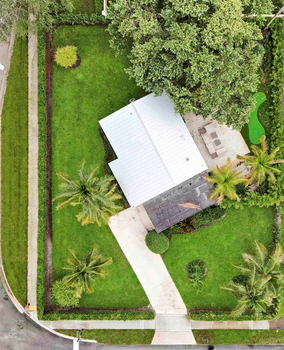 2516 Lorraine Court North Palm Beach, FL 33403