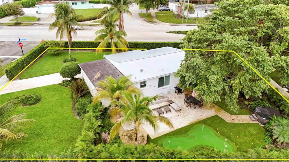 2516 Lorraine Court North Palm Beach, FL 33403