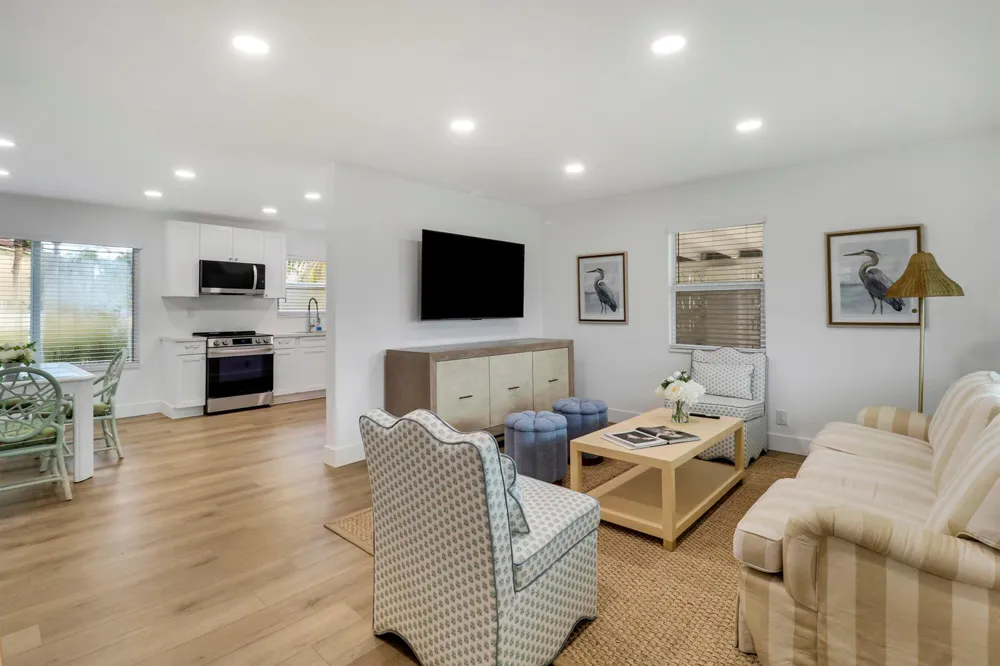 2516 Lorraine Court North Palm Beach, FL 33403