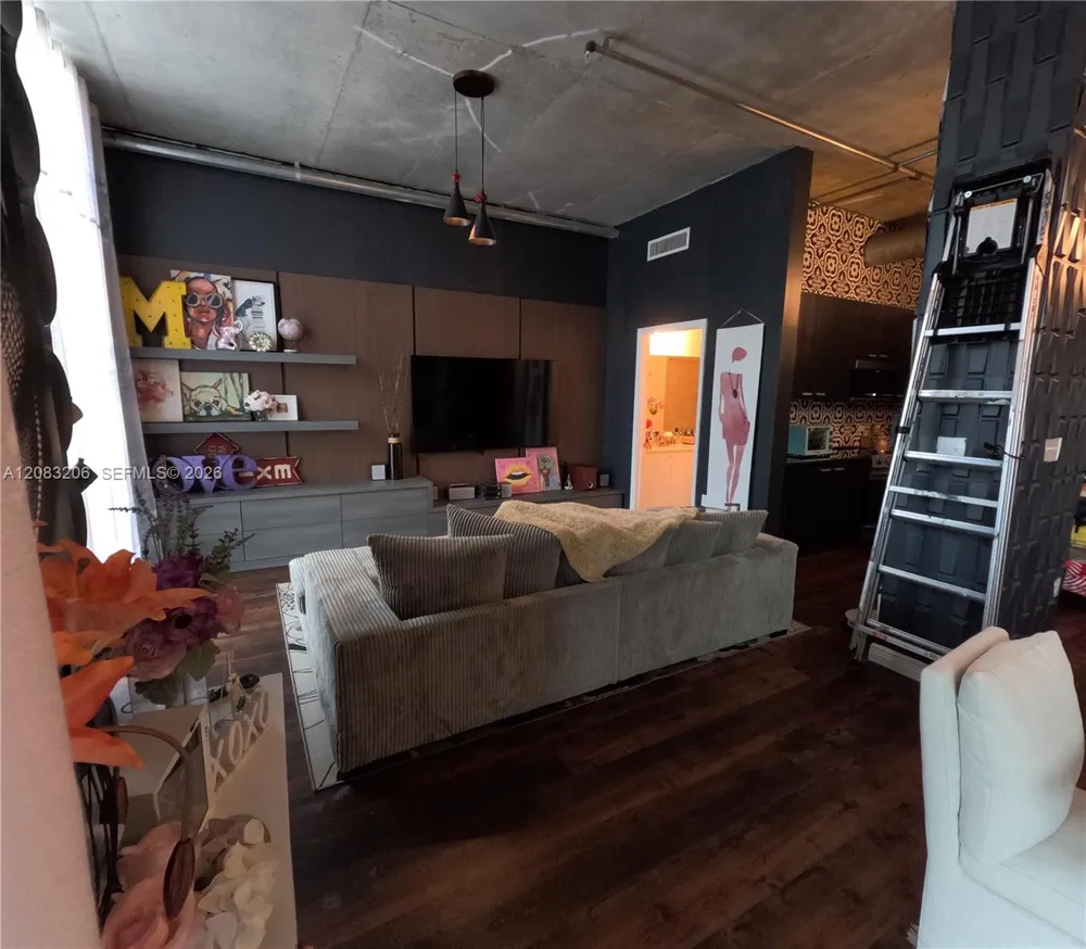 2100 Van Buren St #222 Hollywood, FL 33020
